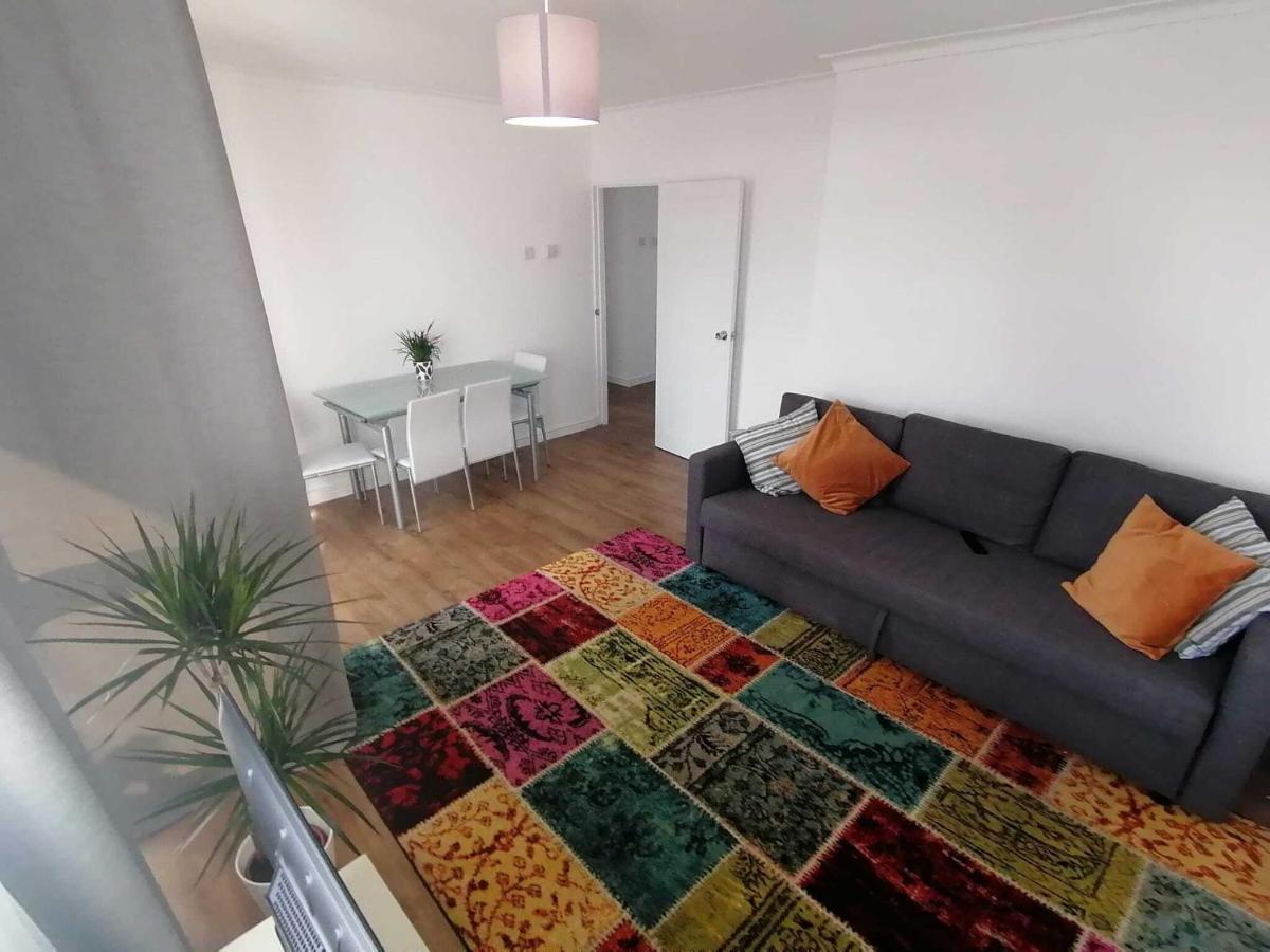 White City Apartment, Your London Stay Exterior photo